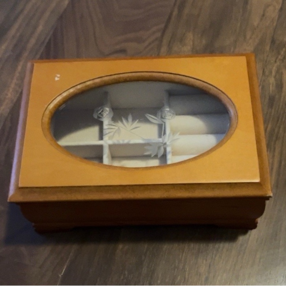 Vintage Wood jewelry box